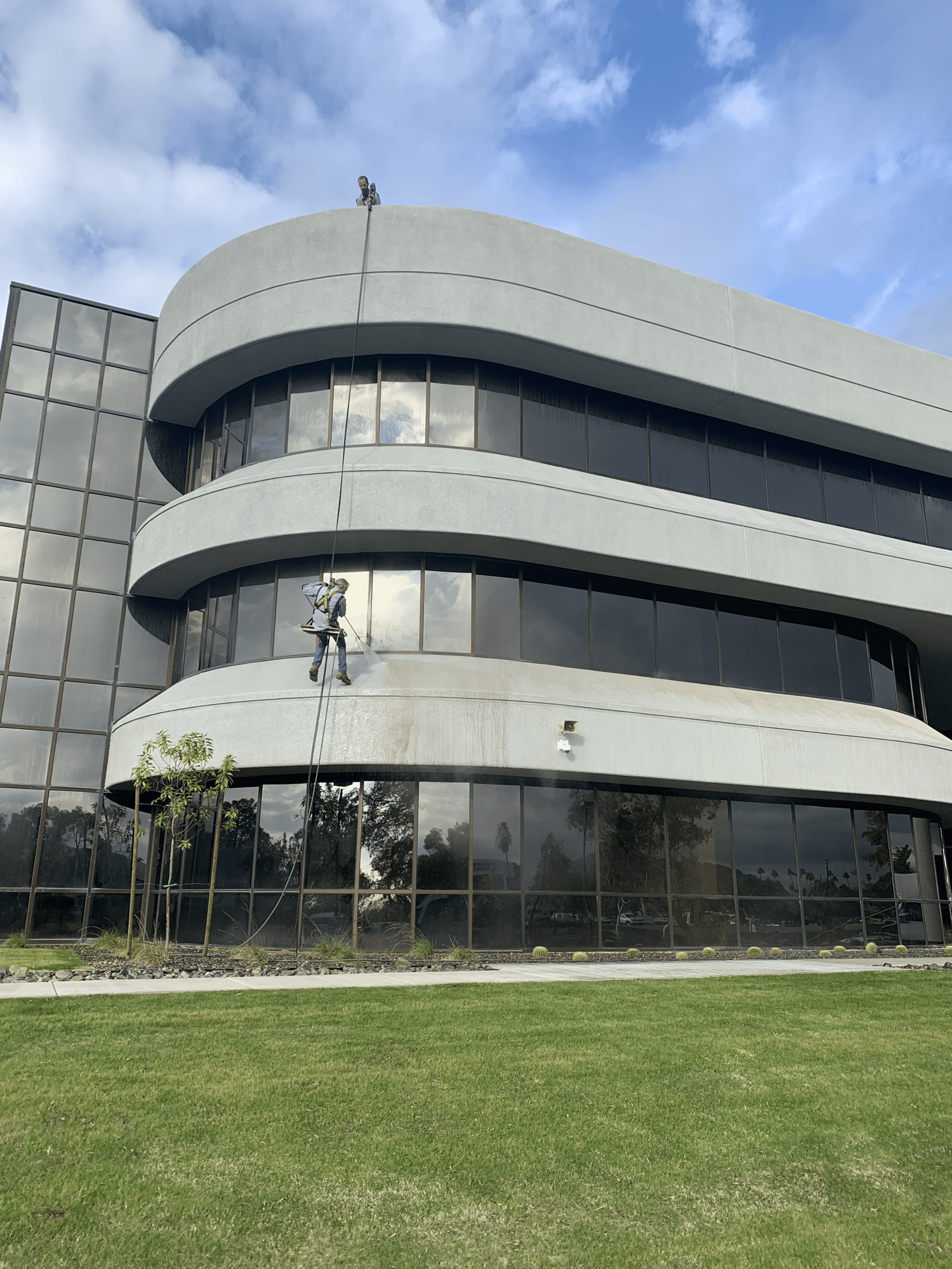 Facade Pressure Wash